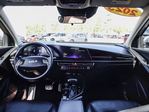 Used 2023 Kia Niro EX Touring image 15