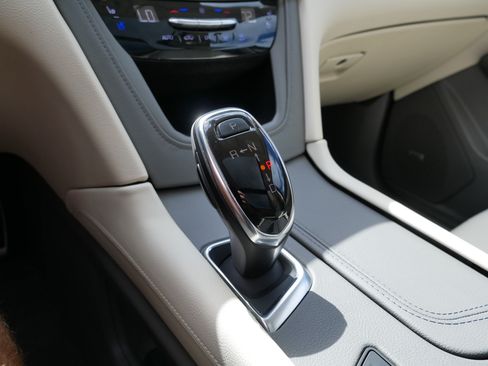 Used 2017 Cadillac XT5 Premium Luxury AWD/4WD image 24