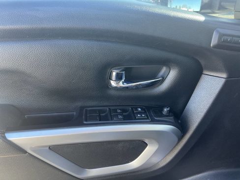 Used 2017 Nissan Titan SL w/ Off-Road Package image 13