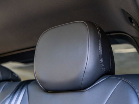 Certified 2025 Porsche Cayenne Coupe image 47