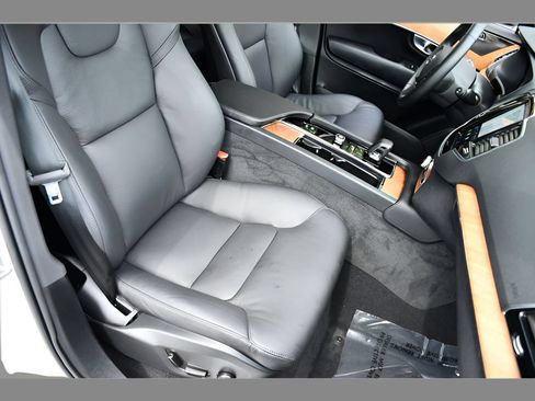 Used 2024 Volvo XC90 B6 Plus w/ Protection Package Premier AWD/4WD image 31