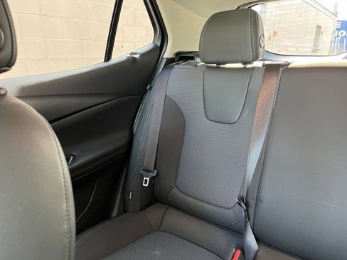 Used 2025 Buick Encore GX Preferred image 38