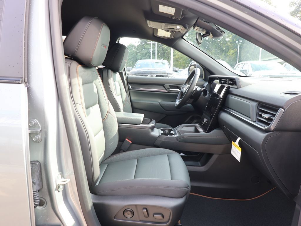 New 2027 GMC Terrain AT4 w/ Convenience Package III AWD/4WD image 34
