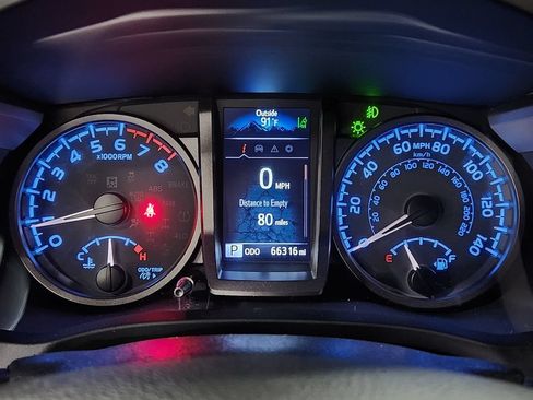 Used 2022 Toyota Tacoma TRD Sport w/ Technology Package RWD image 34