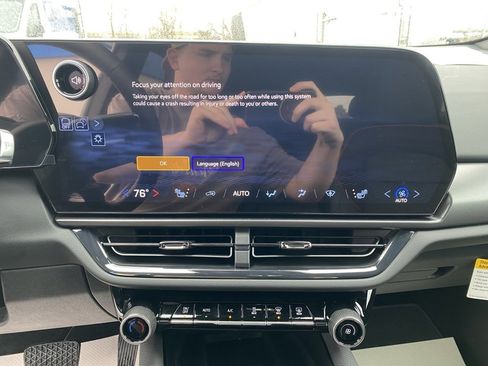 New 2025 Chevrolet Equinox EV RS image 16