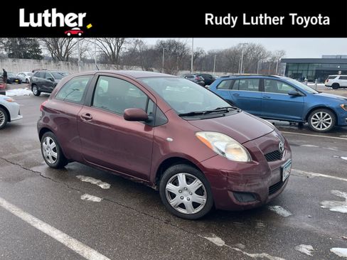 Used 2009 Toyota Yaris 2-Door Hatchback image 1