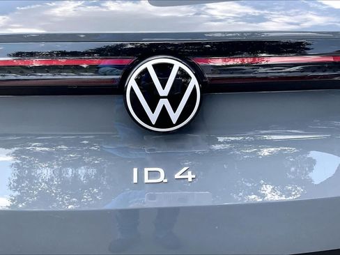 Used 2025 Volkswagen ID.4 Pro RWD image 32