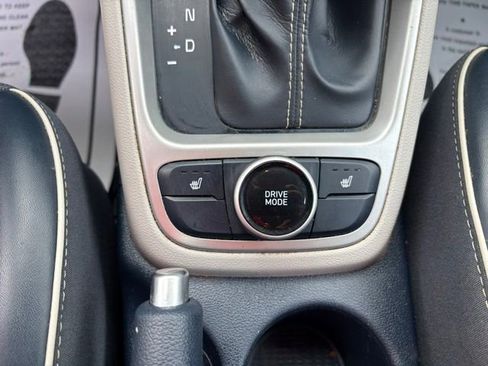 Used 2021 Hyundai Venue FWD image 20