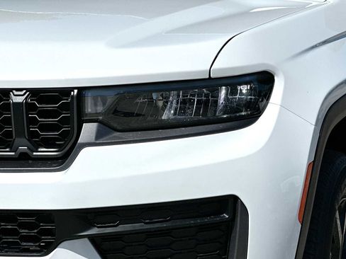 New 2026 Jeep Grand Cherokee Altitude RWD image 16
