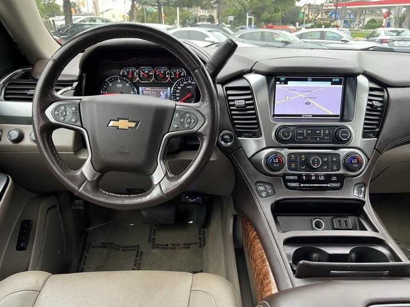 Used 2018 Chevrolet Suburban Premier AWD/4WD image 15