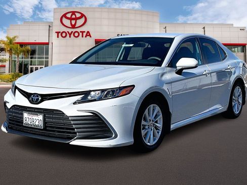 Used 2022 Toyota Camry LE image 10