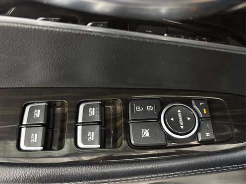 Used 2019 Kia Sorento S AWD/4WD image 38