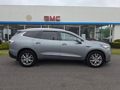 Used 2023 Buick Enclave Essence w/ Experience Buick Package AWD/4WD image 2