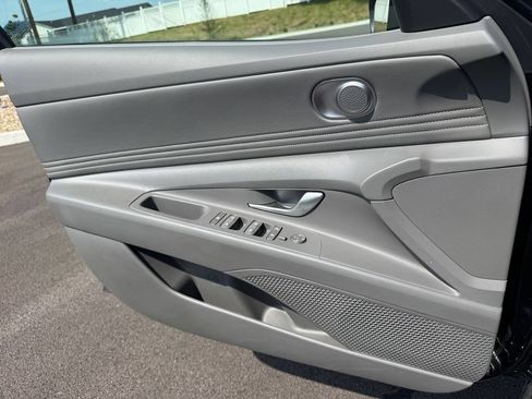 Used 2025 Hyundai Elantra SEL FWD image 22