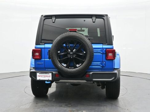 Used 2022 Jeep Wrangler Unlimited Sahara AWD/4WD image 6