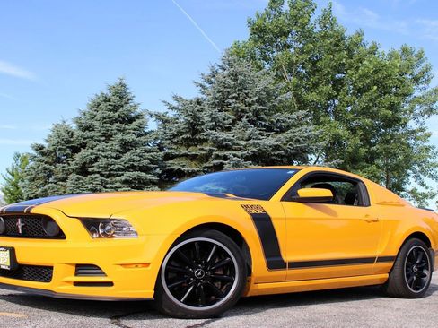 Used 2013 Ford Mustang Boss 302 w/ Boss 302 Accessory Pkg image 6