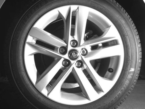 Used 2019 Toyota Corolla SE FWD image 26