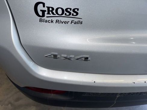 Certified 2024 Jeep Compass Latitude image 13