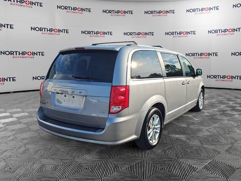 Used 2018 Dodge Grand Caravan SXT FWD image 6
