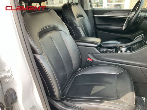 Used 2022 Jeep Grand Cherokee L Limited AWD/4WD image 45