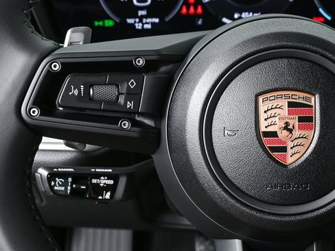 Certified 2025 Porsche Cayenne Coupe image 10