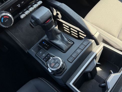 Used 2024 Toyota Tacoma TRD Off-Road image 41
