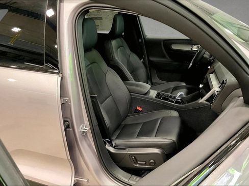 New 2026 Volvo XC40 B5 Plus w/ Protection Package Premier AWD/4WD image 11