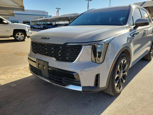 Used 2025 Kia Sorento EX FWD image 13