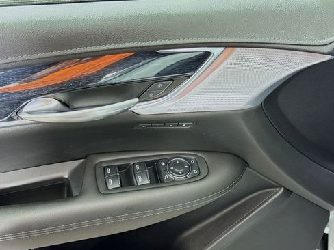 Used 2024 Cadillac XT5 Premium Luxury image 18