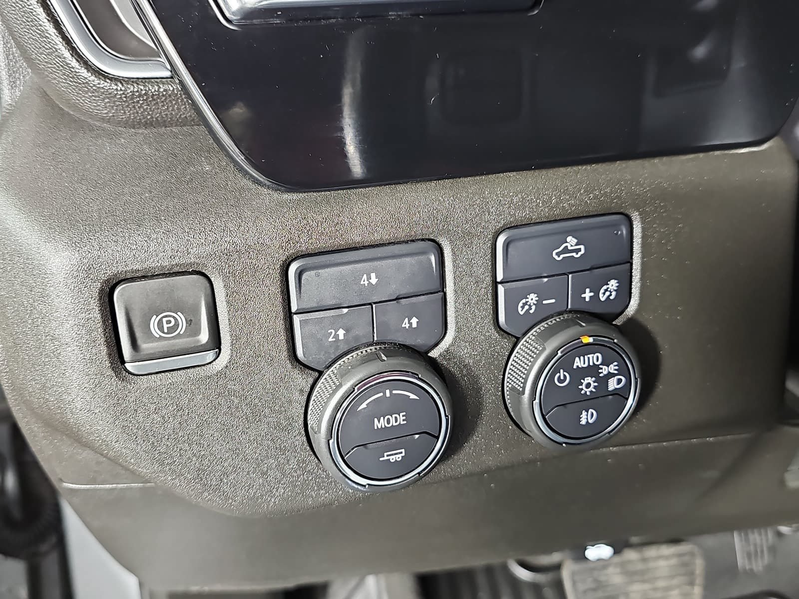 Used 2024 Chevrolet Silverado 2500 LT w/ Convenience Package AWD/4WD image 20