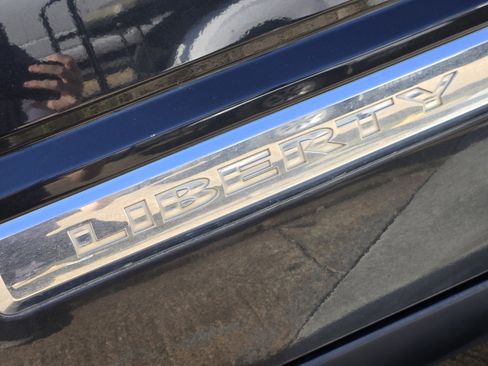 Used 2012 Jeep Liberty Limited Jet w/ Exterior Appearance Group image 8