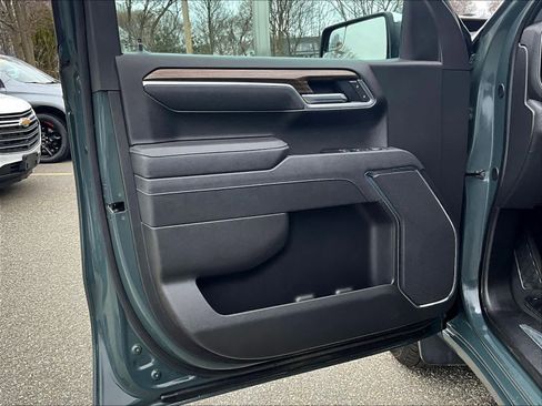 Used 2025 Chevrolet Silverado 1500 LT image 9