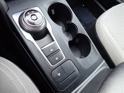 Used 2022 Ford Escape SE image 17