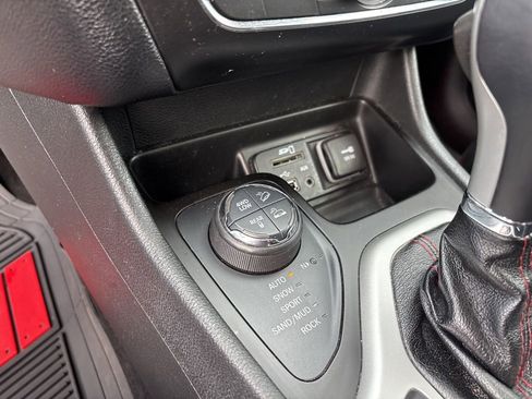 Used 2014 Jeep Cherokee Trailhawk w/ Leather Interior Group image 21