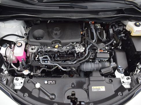 Used 2024 Toyota Sienna XLE FWD image 9