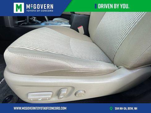 Used 2014 Toyota 4Runner SR5 AWD/4WD image 11