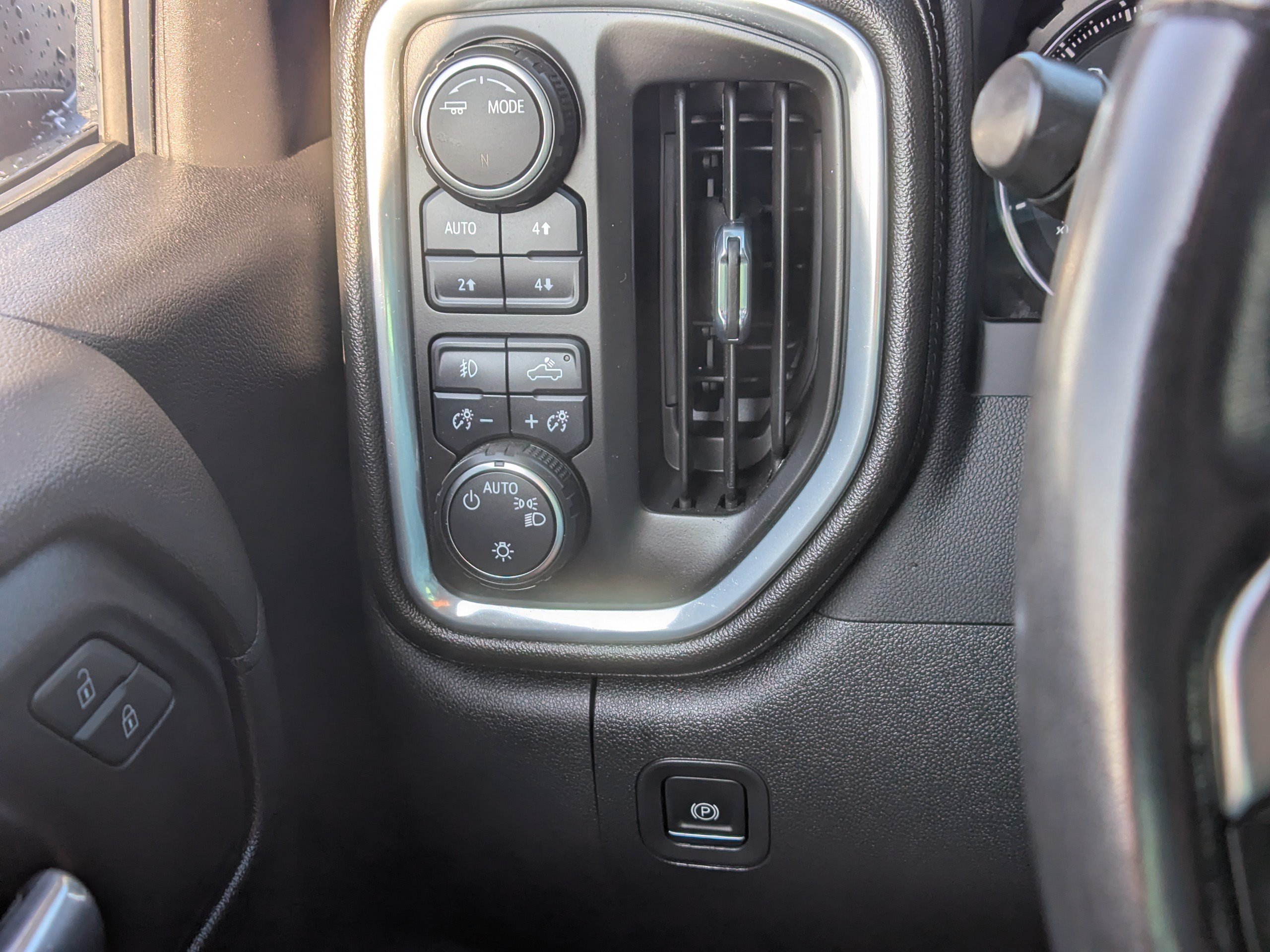 Used 2022 Chevrolet Silverado 1500 RST AWD/4WD image 31