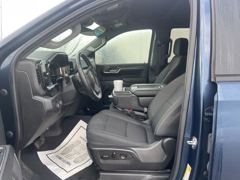 Used 2023 Chevrolet Silverado 1500 LT image 38