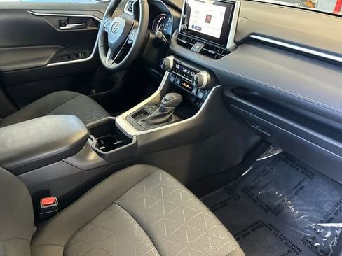 Certified 2025 Toyota RAV4 XLE w/ Convenience Package FWD image 20