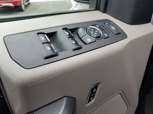 Used 2021 Ford F450 XLT w/ XLT Premium Package image 27