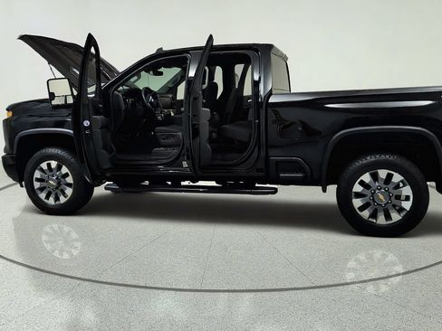 Used 2024 Chevrolet Silverado 2500 Custom w/ Custom Convenience Package AWD/4WD image 10