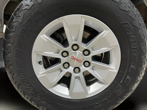Used 2023 GMC Sierra 1500 Pro w/ Pro Value Package AWD/4WD image 29