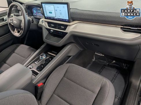 Used 2025 Ford Explorer Active AWD/4WD image 34