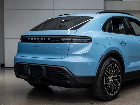 New 2025 Porsche Macan Electric image 24