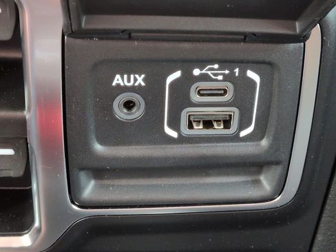 Used 2025 Jeep Wrangler Sport image 20