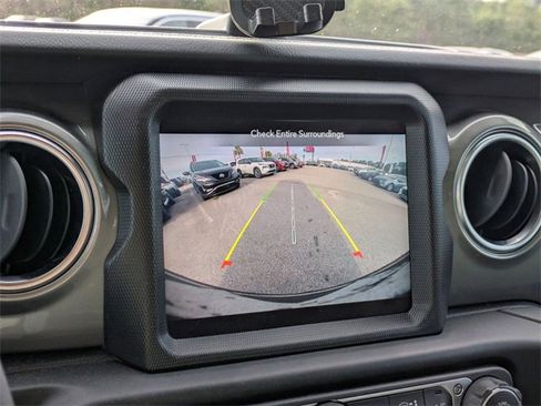 Used 2023 Jeep Wrangler Sahara w/ Cold Weather Group image 21