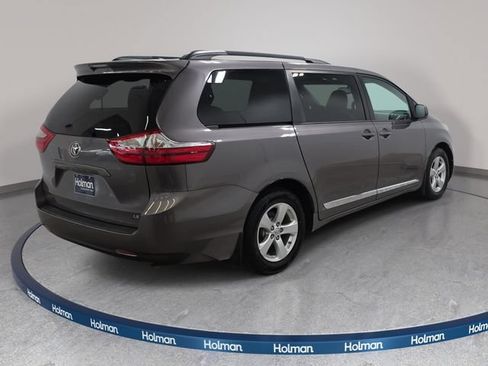 Used 2016 Toyota Sienna LE w/ Protection Package FWD image 6