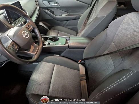 Used 2025 Nissan Rogue SV FWD image 12