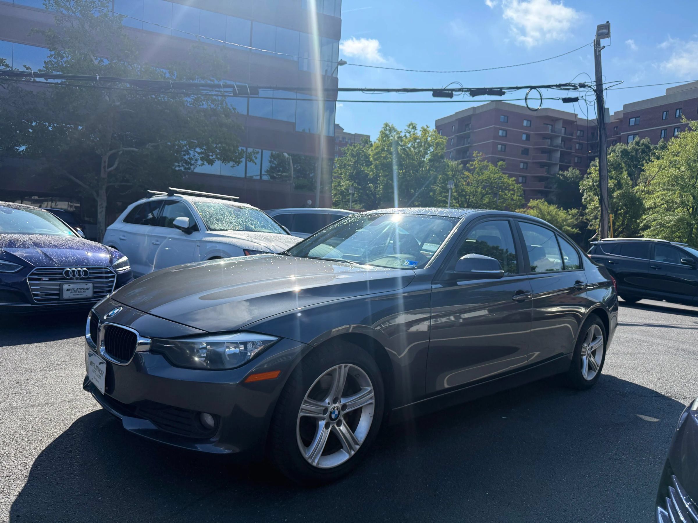 Used 2015 BMW 320i xDrive Sedan AWD/4WD image 4