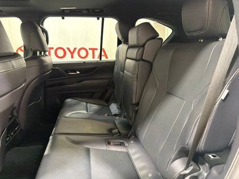 Used 2024 Lexus LX 600 4WD w/ Luxury Package image 21